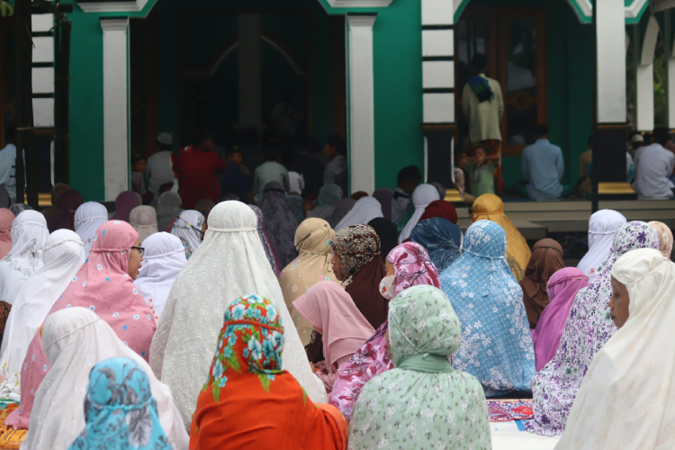 Niat dan Tata Cara Sholat Idul Adha, Lengkap dengan Bacaan Arab, Latin dan Artinya