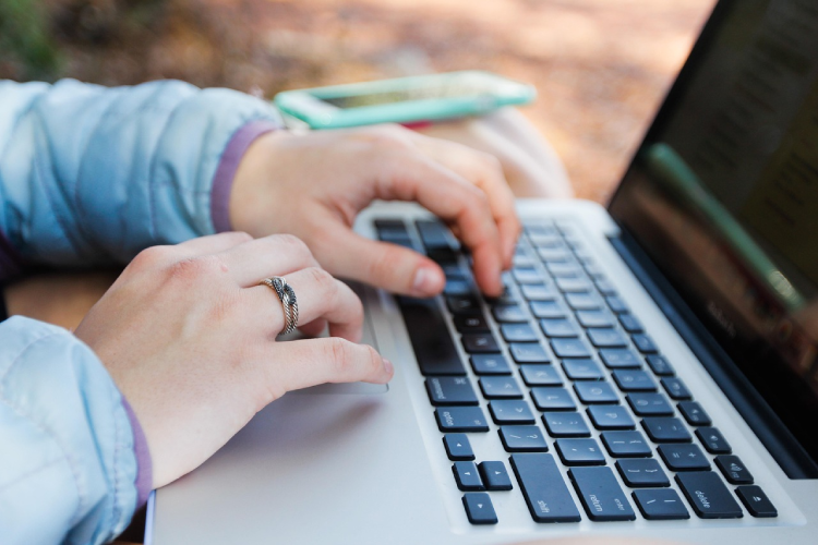 7 Hal Penting yang Perlu Dicek Saat Beli Laptop Bekas